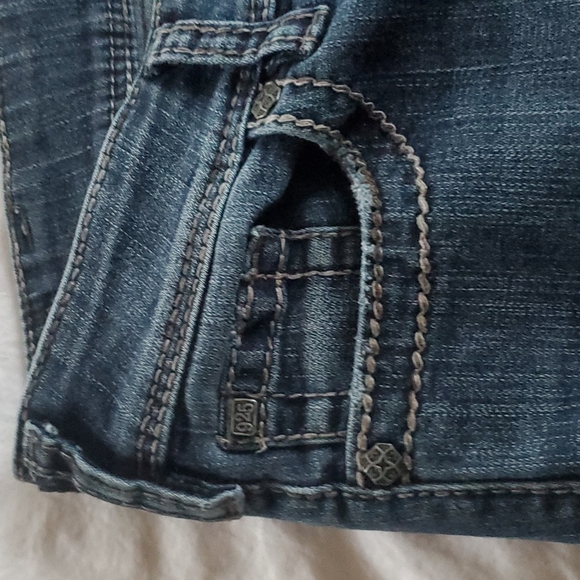 Silver Jeans - Picture 8 of 13